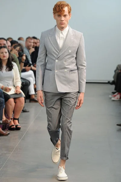 Look 18
